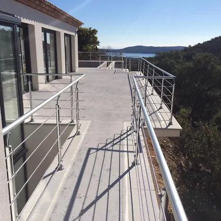 Des Hauts Du Port Βίλα